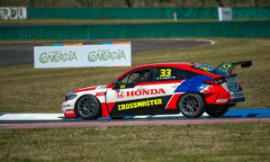 Un  ex piloto de Fórmula 1 estuvo en Concordia quedando tercero en el TCR South America